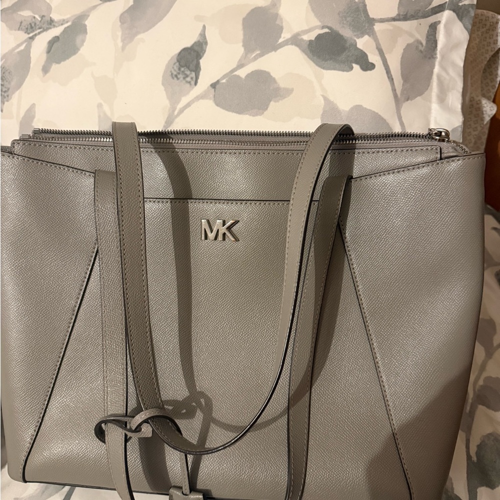 Michael Kors leather purse